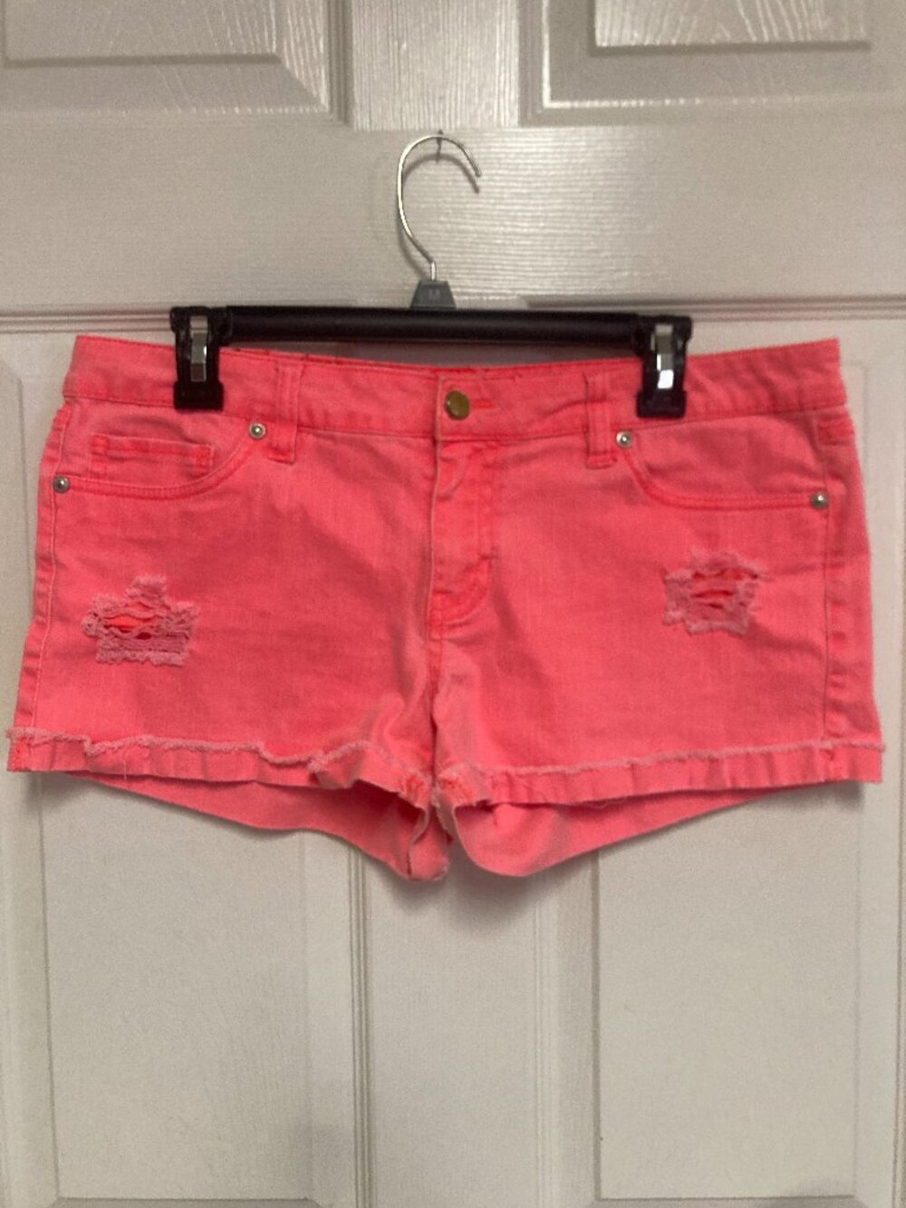 TINSELTOWN DENIM COUTURE Pink Distressed Denim Short Shorts Size 14 Women's